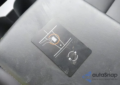 2023 Tesla Model Y Awd/Long Range Dual Motor All-Wheel Drive z USA, uszkodzony, nr VIN 7SAYGAEE6PF850531